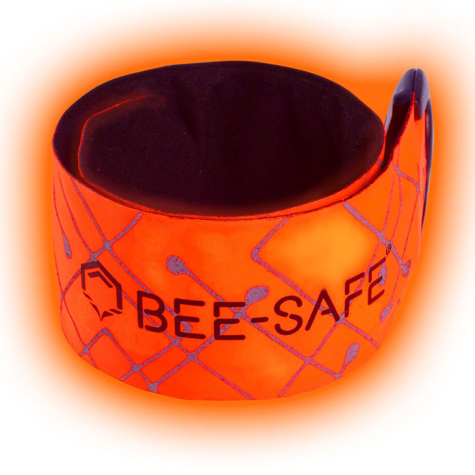 Bee-Safe click armband LED USB oplaadbaar oranje (foto 1)