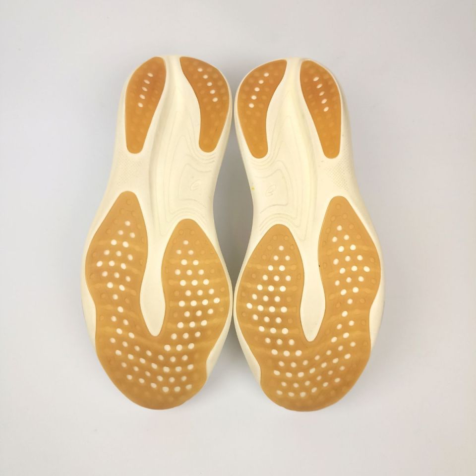 mt. 45- tweede kans hardloopschoenen (foto 2)