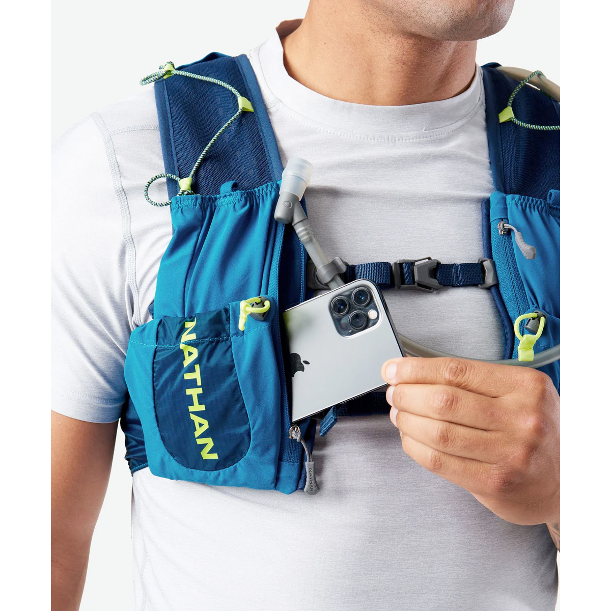 Nathan drinkrugzak +waterzak VaporAir 7L kopen – Blauw